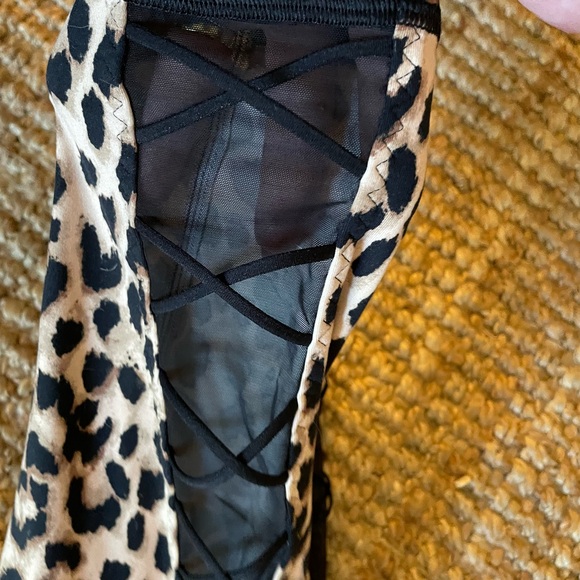 Victoria Secret leggings in leopard Sz 12 - Picture 4 of 6